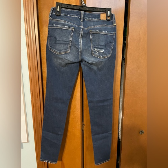American Eagle high waisted jeans 4R - Picture 2 of 3